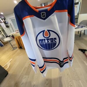 Oilers White and Blue Hockey Jersey